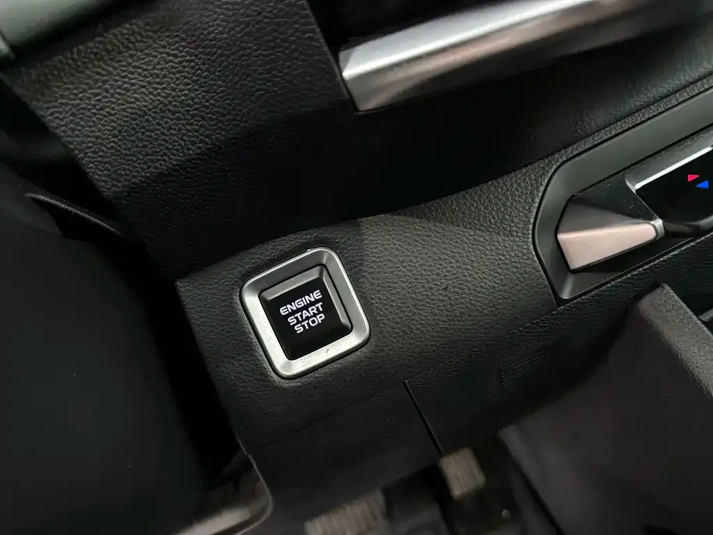 Geely Haoyue L 2024 из CN, фото 9