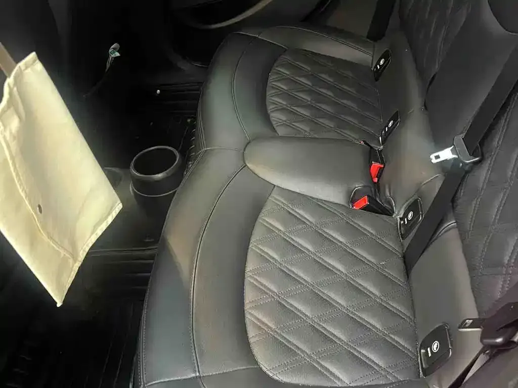 MINI Cooper (3-door) 2023 из CN, фото 2