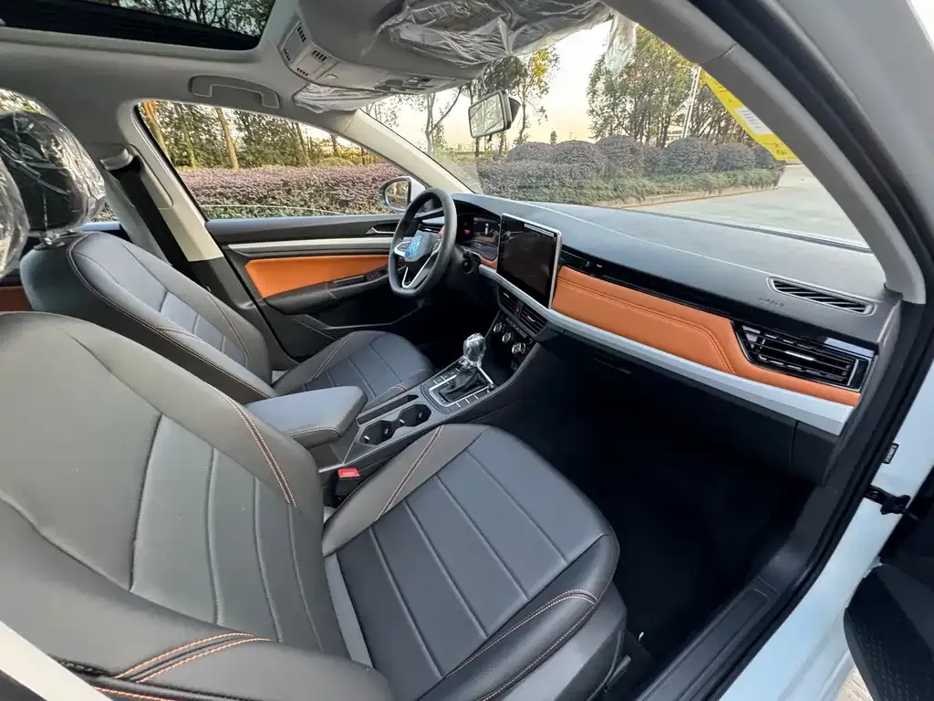 Volkswagen Bora 2025 из CN, фото 2