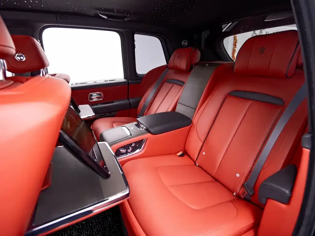 Rolls-Royce Cullinan 2024 из CN, фото 4
