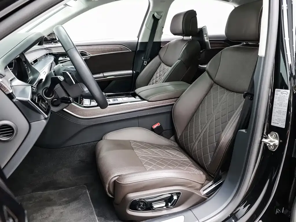 Audi A8 2025 из CN, фото 9