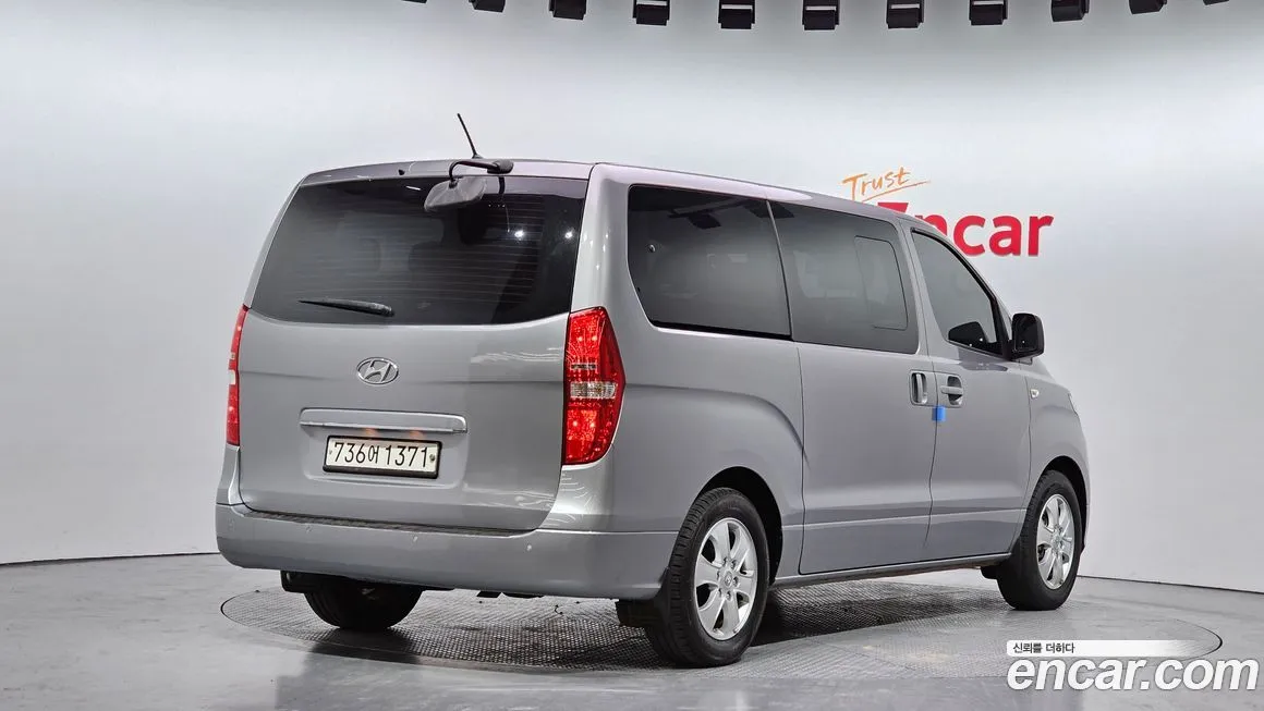 Hyundai Starex — фото 5