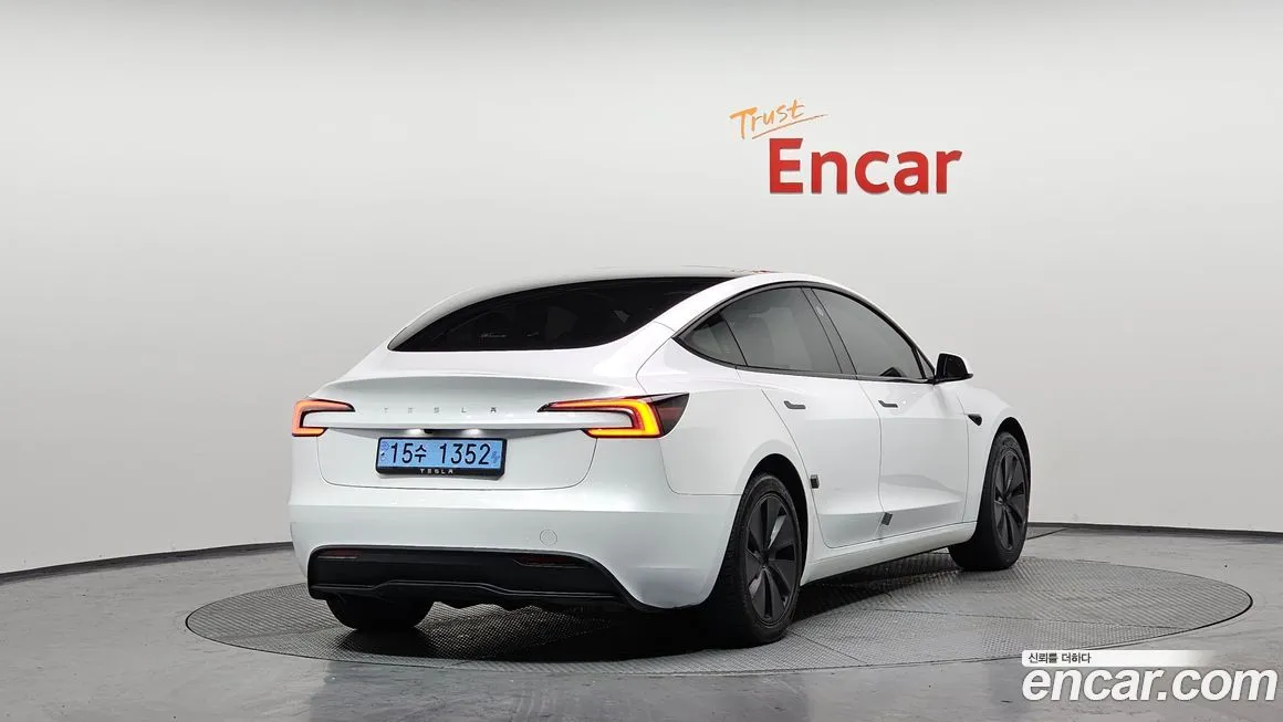 Tesla Model 3 2024 из KR, фото 4