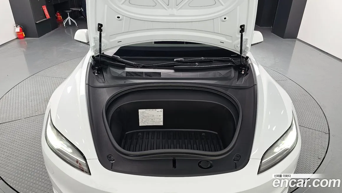 Tesla Model 3 2024 из KR, фото 7