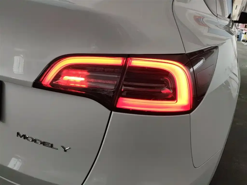 Tesla Model Y 2024 из CN, фото 8