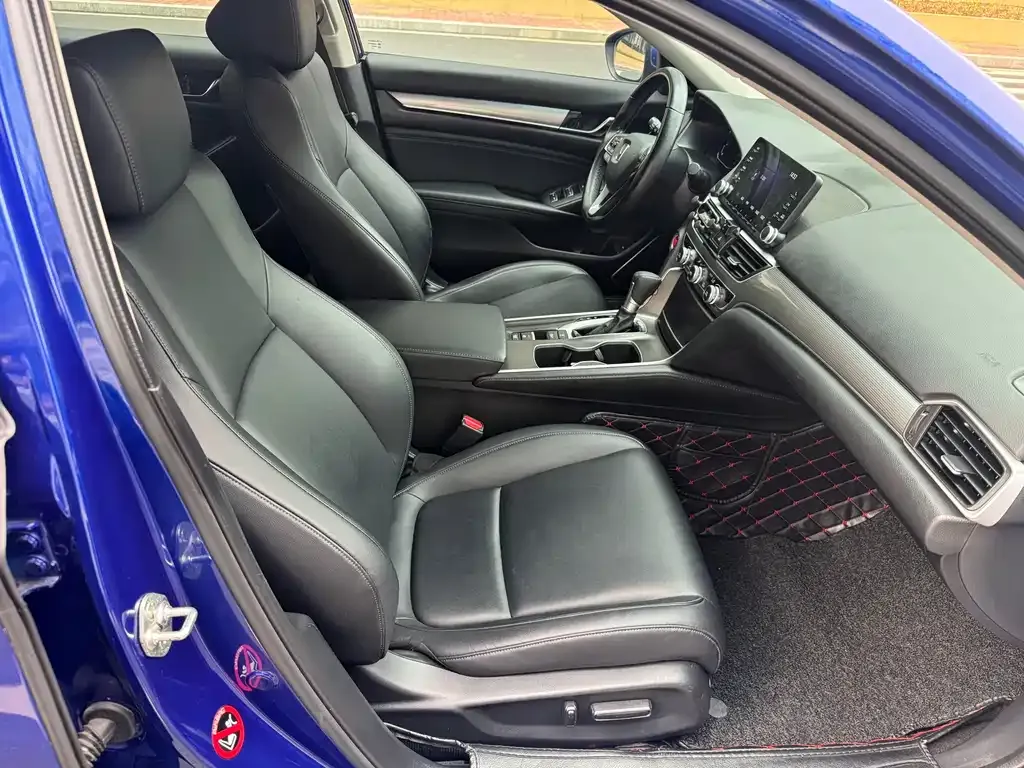 Honda Accord — фото 10