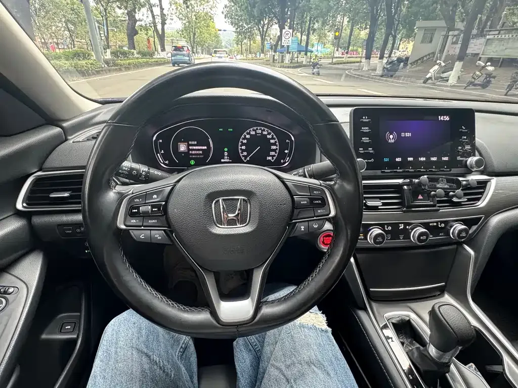 Honda Accord — фото 6