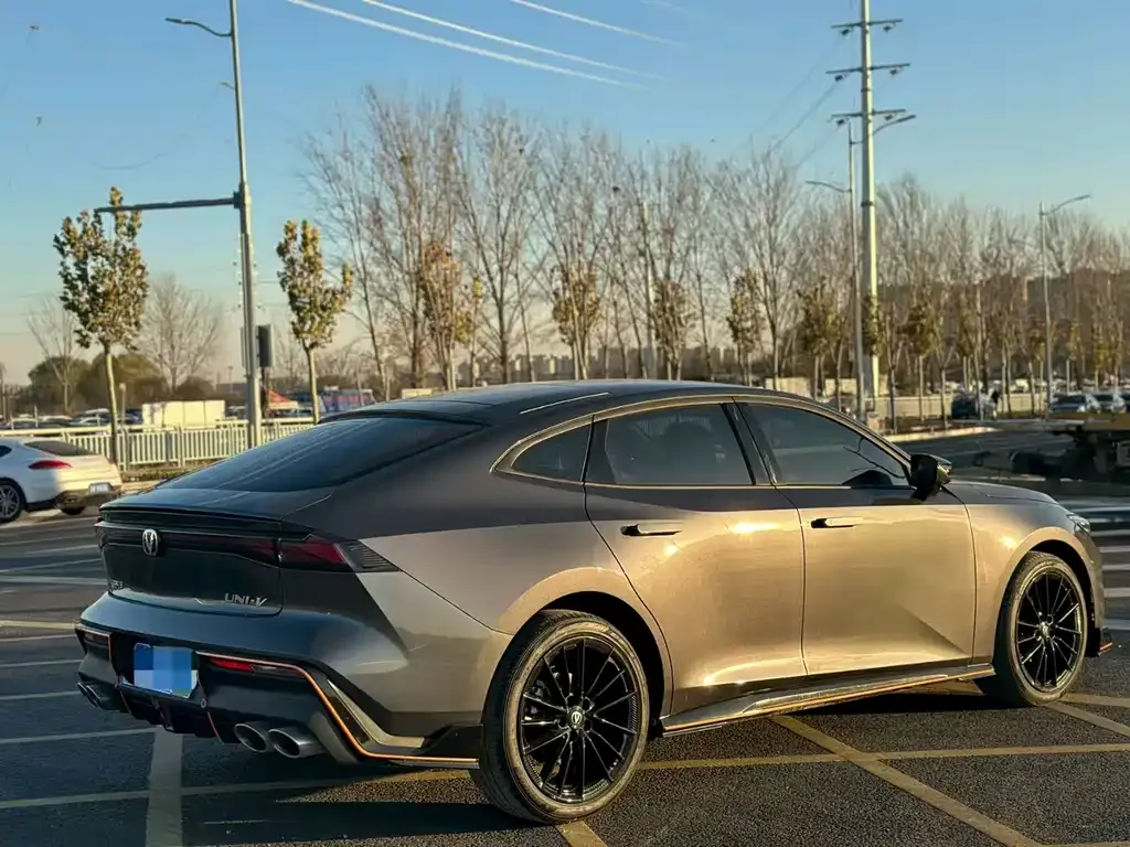 Changan UNI-V 2023 из CN, фото 9