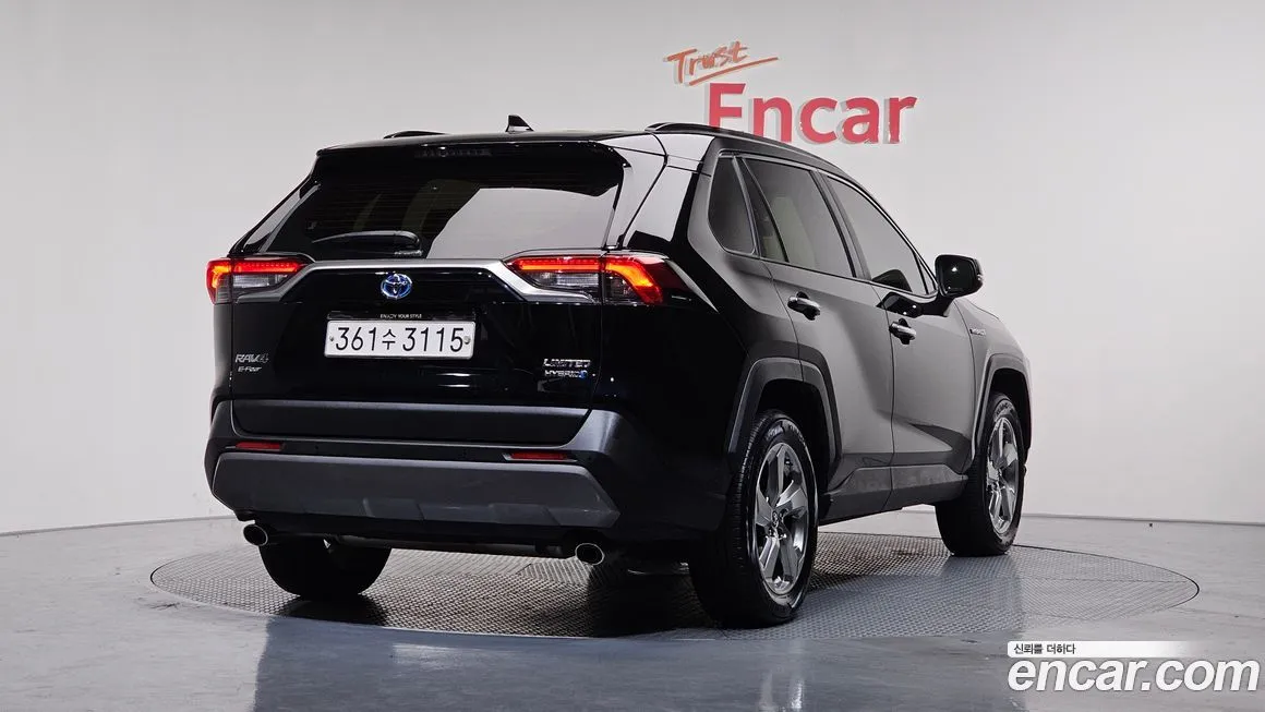 Toyota RAV4 — фото 2