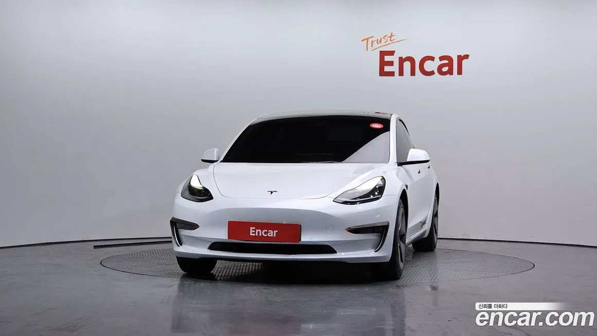 Tesla Model 3 — фото 5