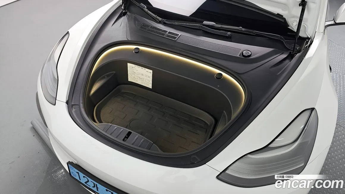 Tesla Model 3 — фото 6