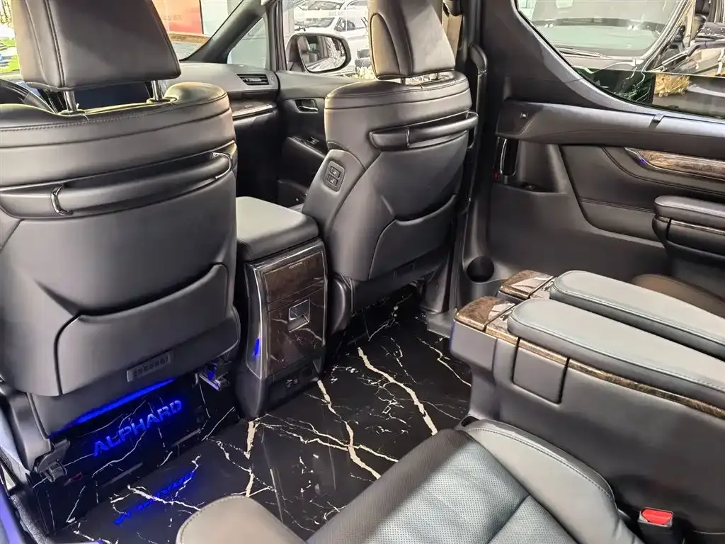 Toyota Alphard 2021 из CN, фото 10
