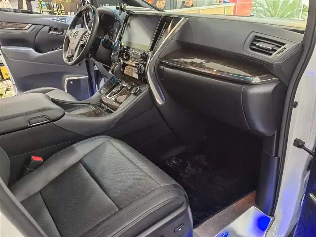 Toyota Alphard 2021 из CN, фото 6