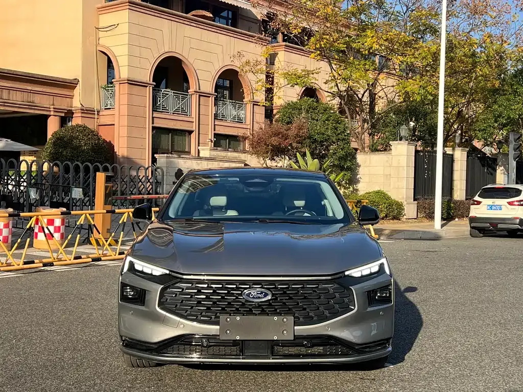 Ford Mondeo 2022 из CN, фото 2