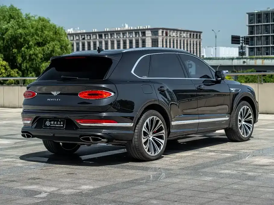Bentley Bentayga — фото 10