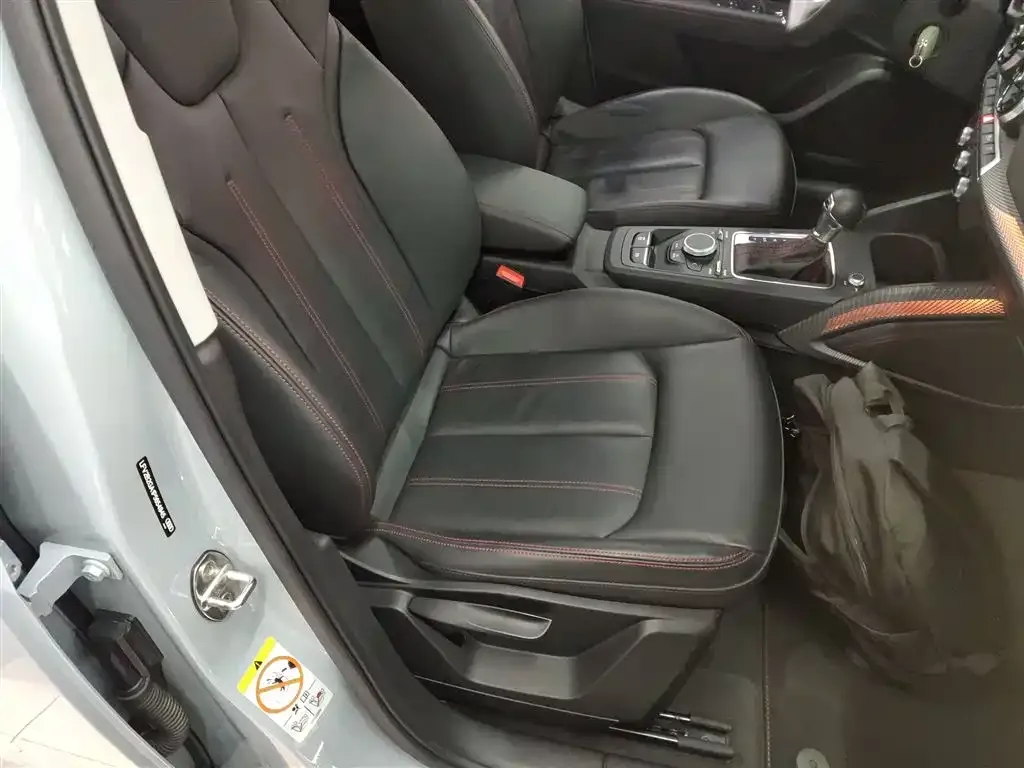 Audi Q2L 2023 из CN, фото 4
