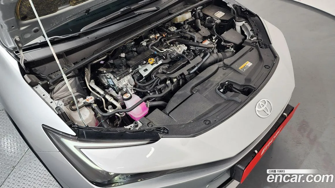 Toyota Prius 2024 из KR, фото 8