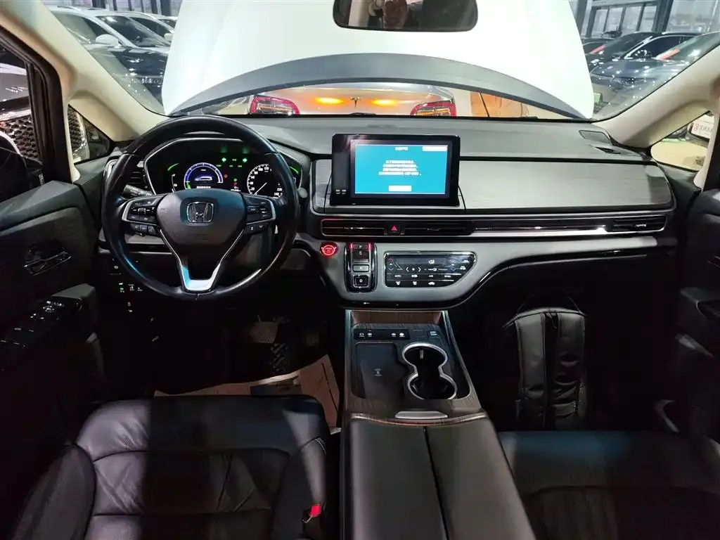 Honda Elysion 2023 из CN, фото 6