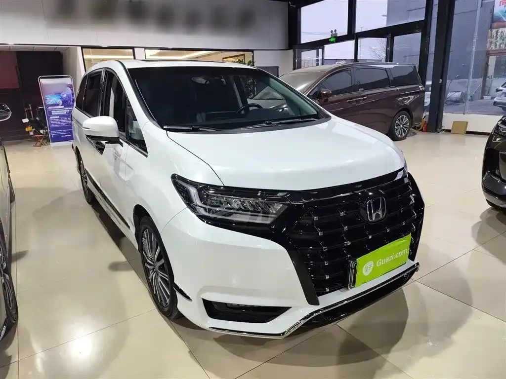 Honda Elysion 2023 из CN, фото 10