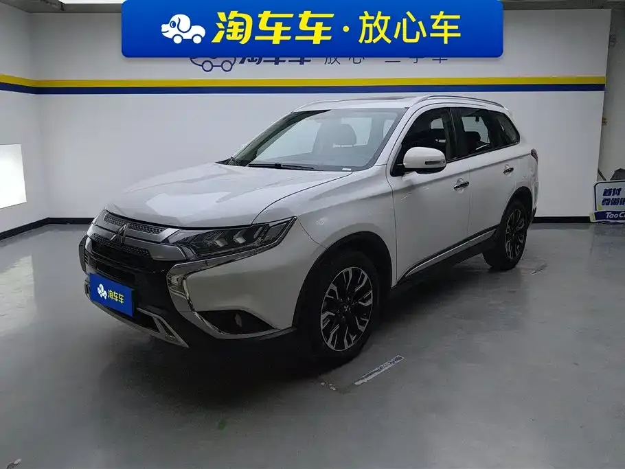 Mitsubishi Outlander 2021 из CN, фото 1