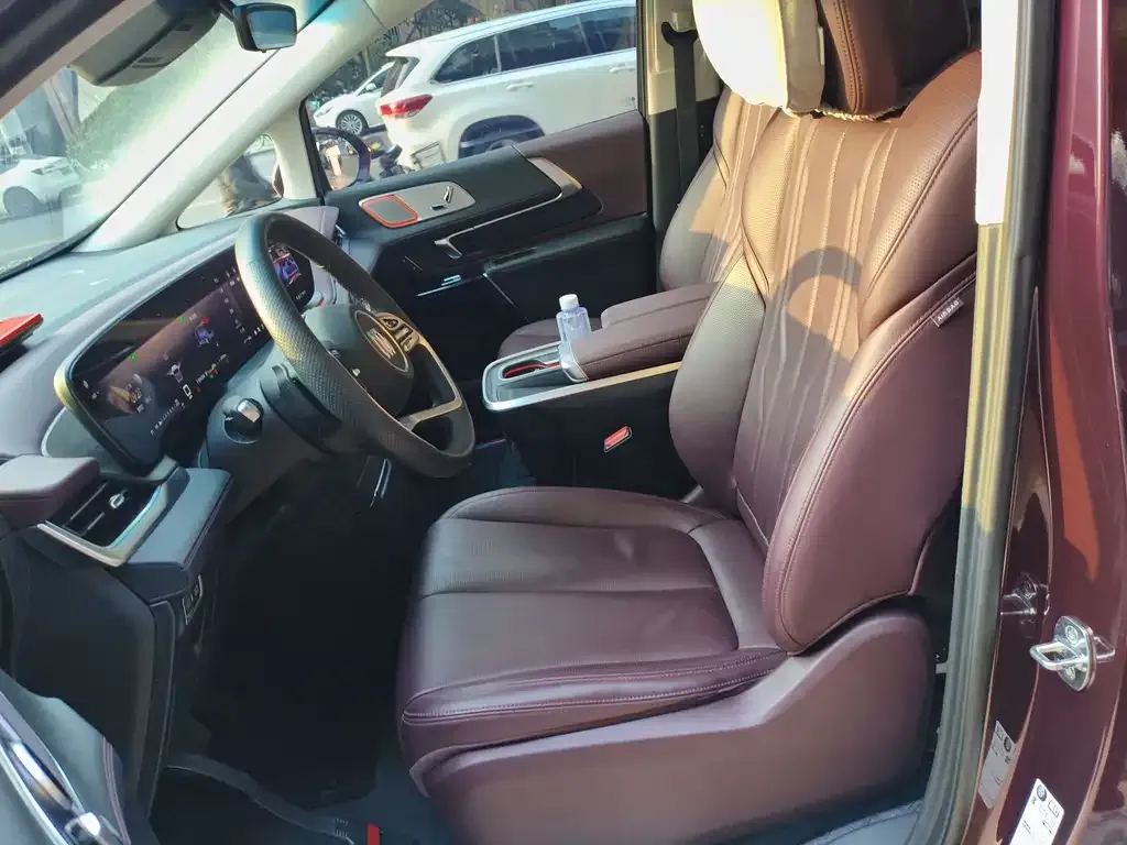 Buick Century 2024 из CN, фото 2