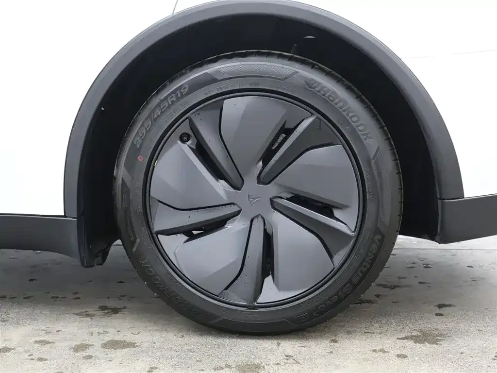 Tesla Model Y 2025 из CN, фото 5