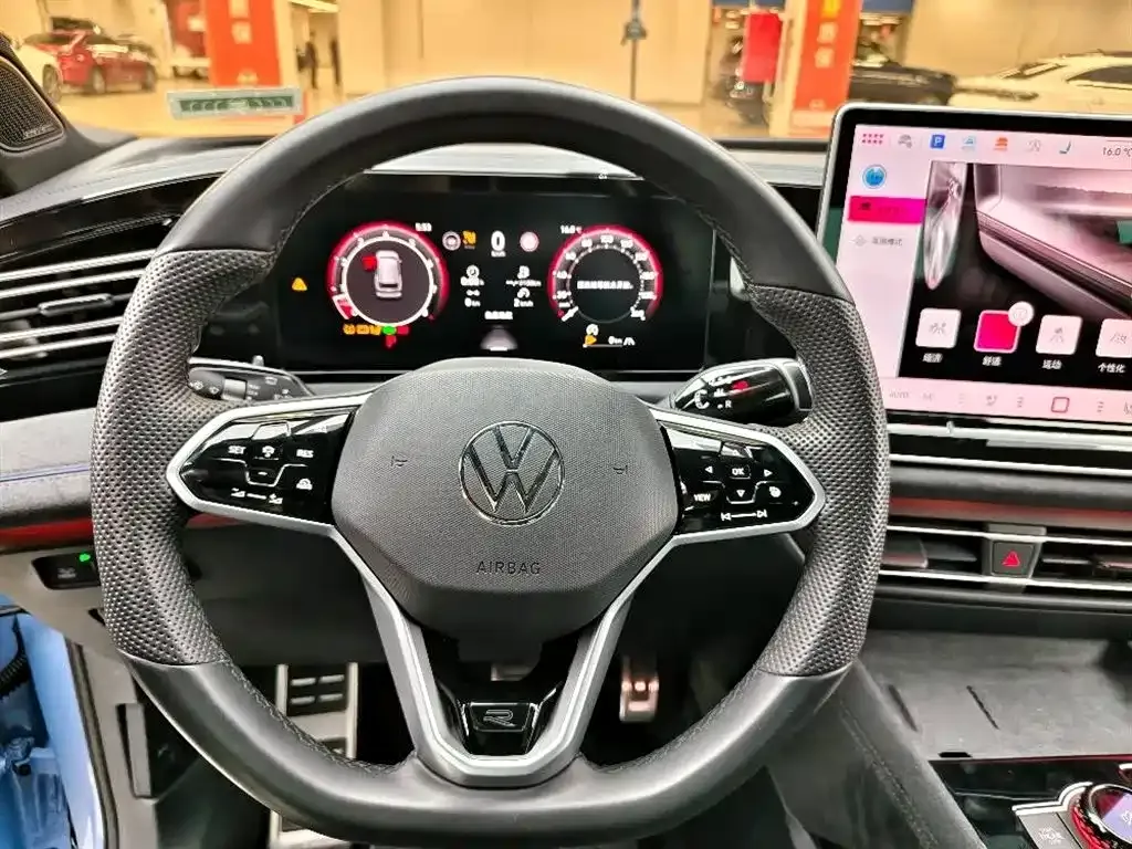 Volkswagen Tiguan L — фото 9