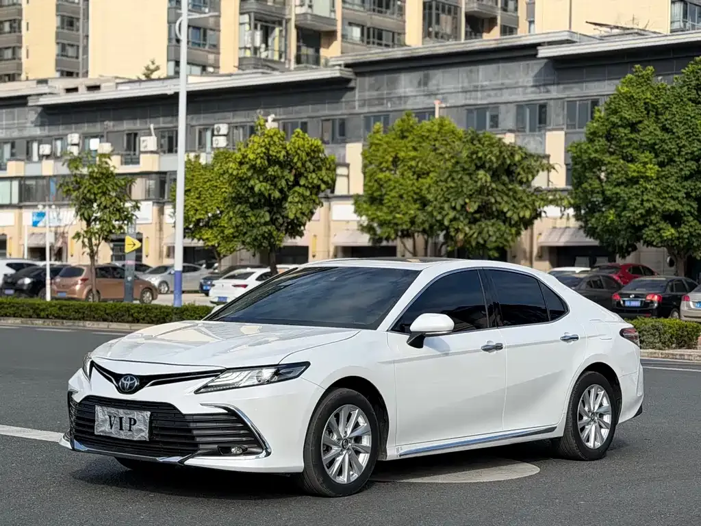 Toyota Camry 2023 из CN, фото 1