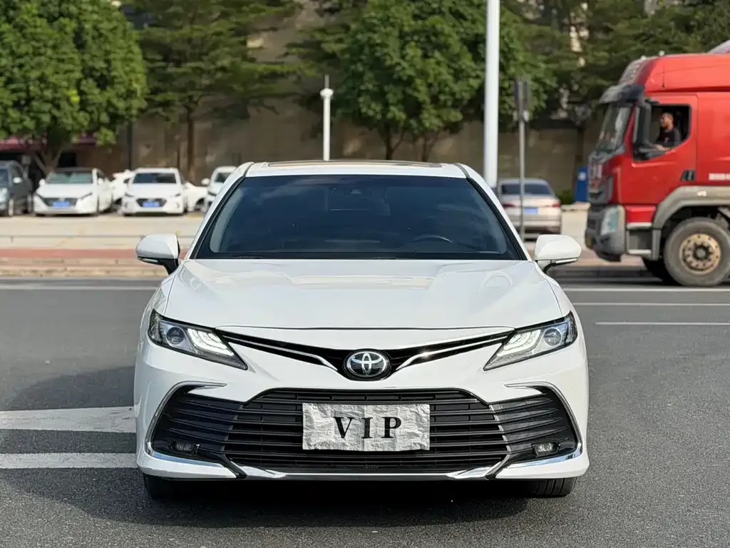 Toyota Camry 2023 из CN, фото 2