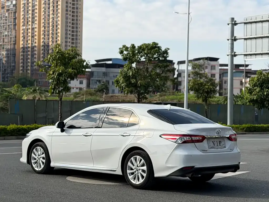 Toyota Camry 2023 из CN, фото 5