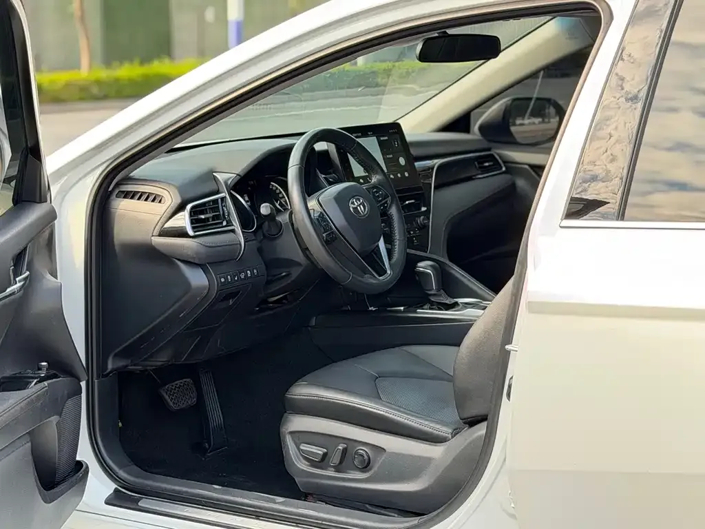 Toyota Camry 2023 из CN, фото 9