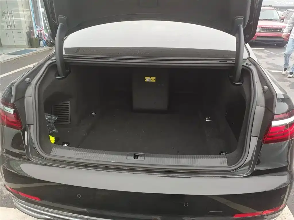 Audi A8 2025 из CN, фото 8