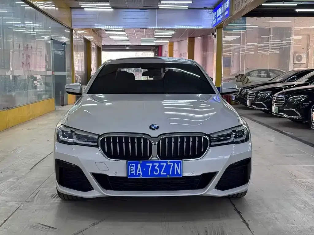 BMW 5 Series — фото 4