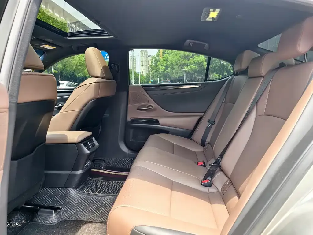 Lexus ES 2021 из CN, фото 7