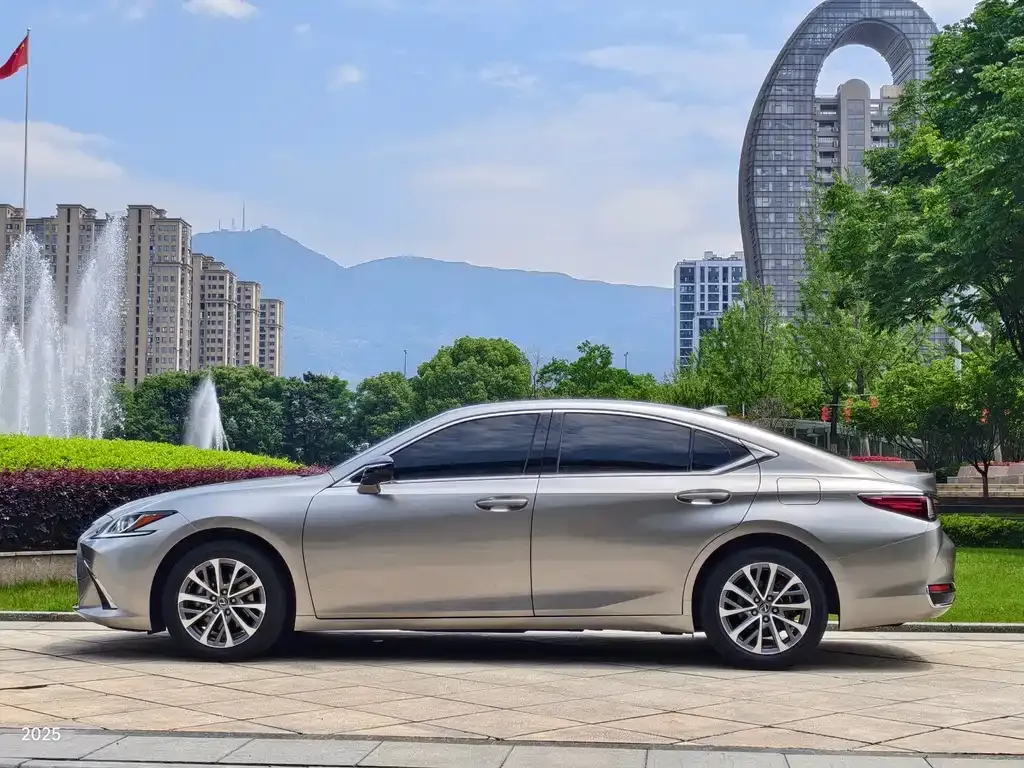 Lexus ES 2021 из CN, фото 9