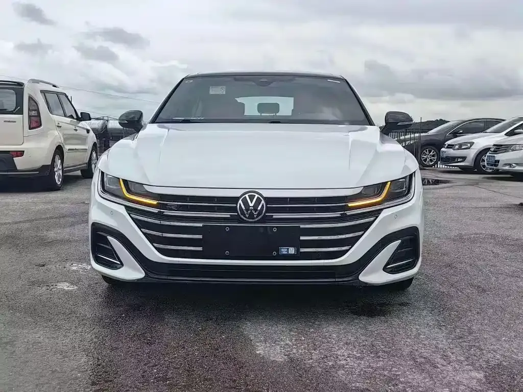Volkswagen CC 2023 из CN, фото 2