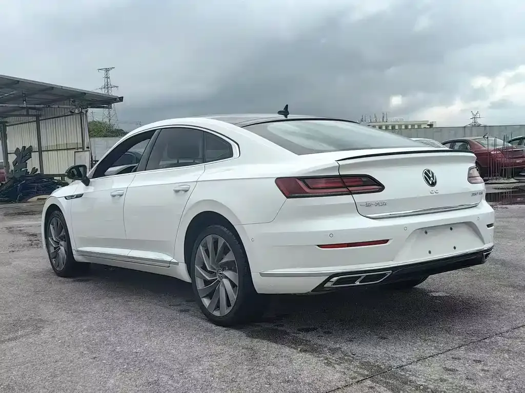 Volkswagen CC 2023 из CN, фото 8