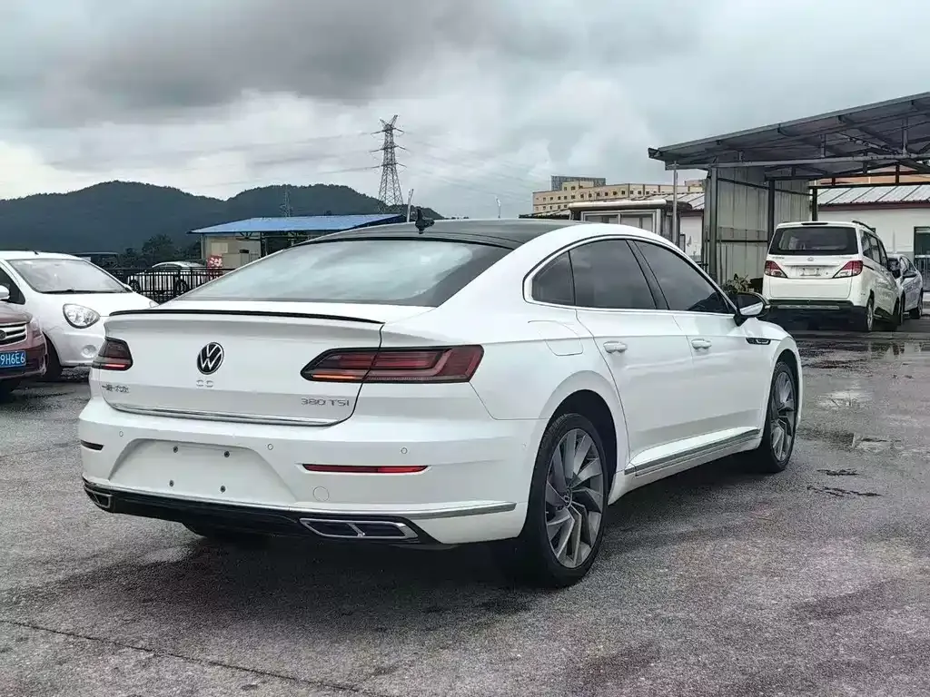Volkswagen CC 2023 из CN, фото 7