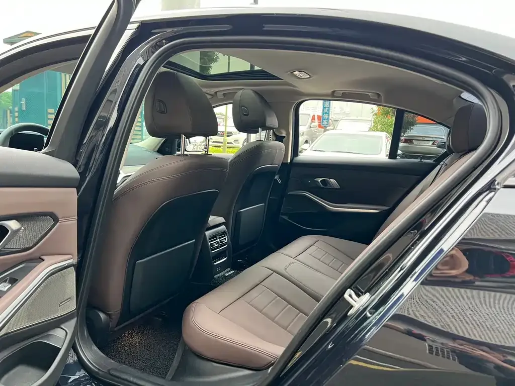 BMW 3 Series 2021 из CN, фото 6