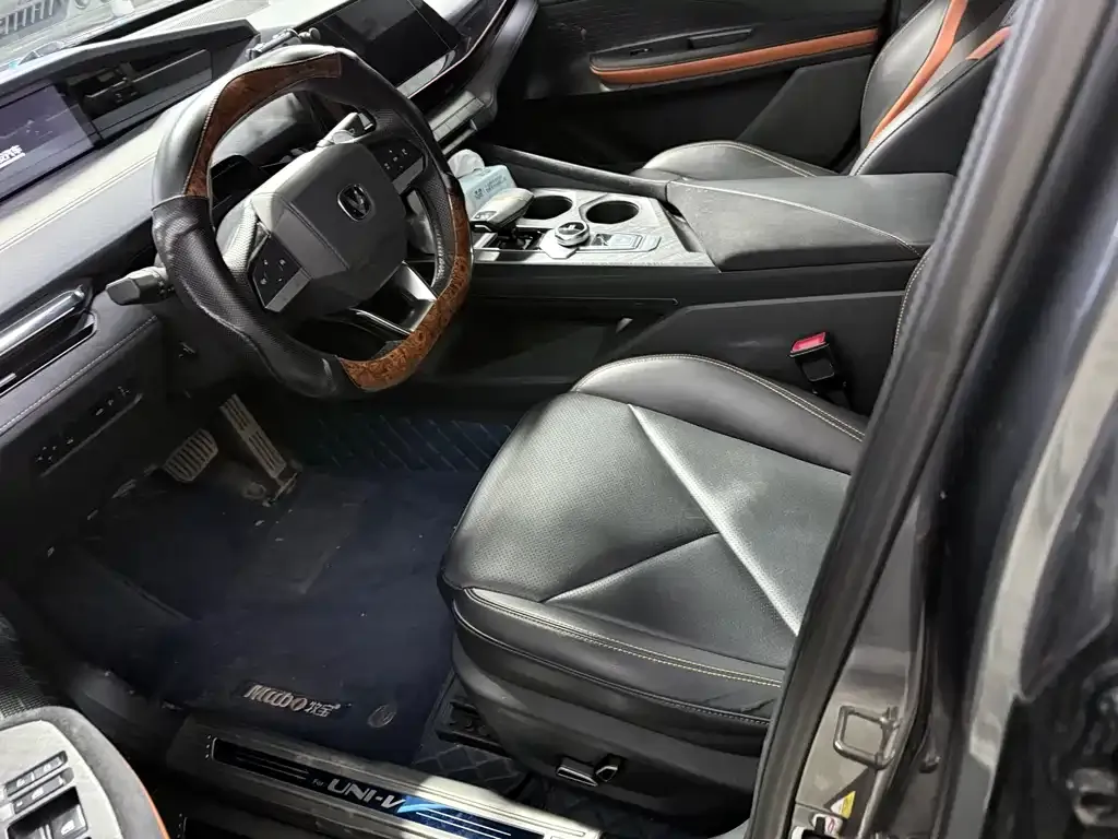 Changan UNI-V 2023 из CN, фото 8