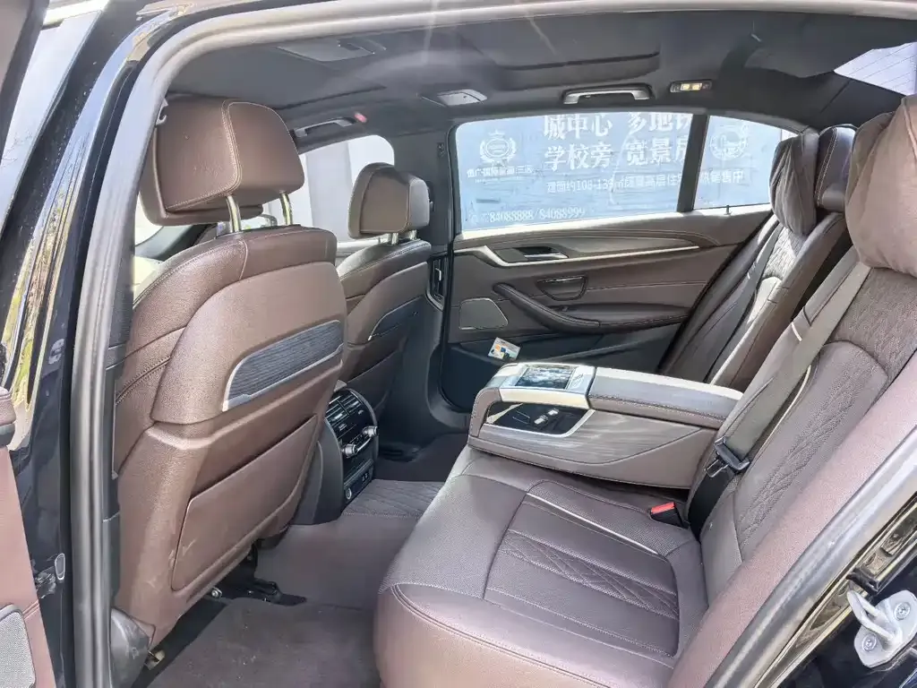 BMW 5 Series 2022 из CN, фото 3