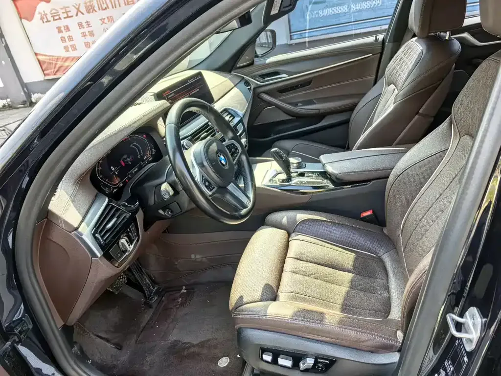 BMW 5 Series 2022 из CN, фото 6