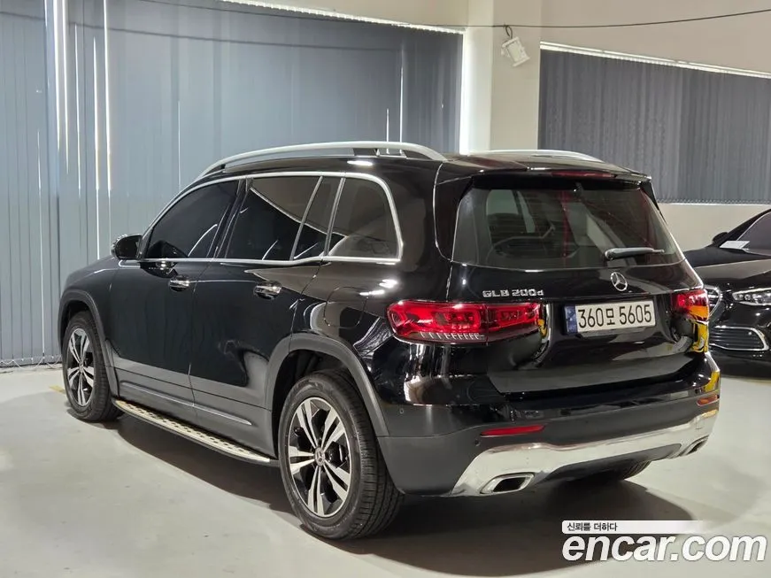 Mercedes-Benz GLB-Class — фото 10