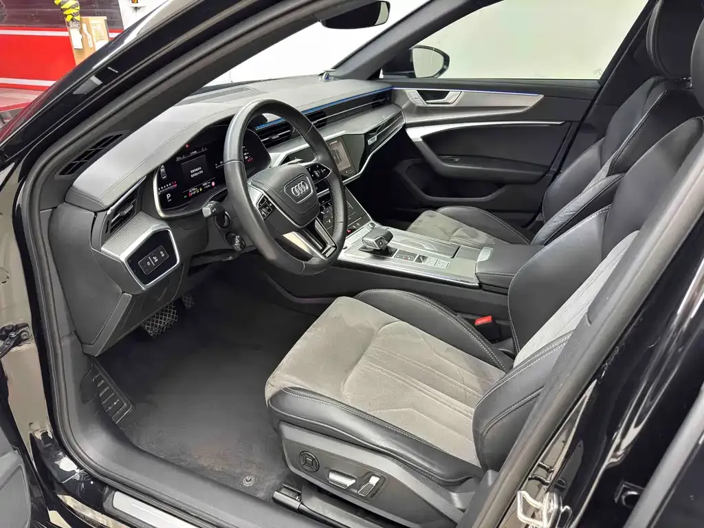 Audi A6L 2023 из CN, фото 6
