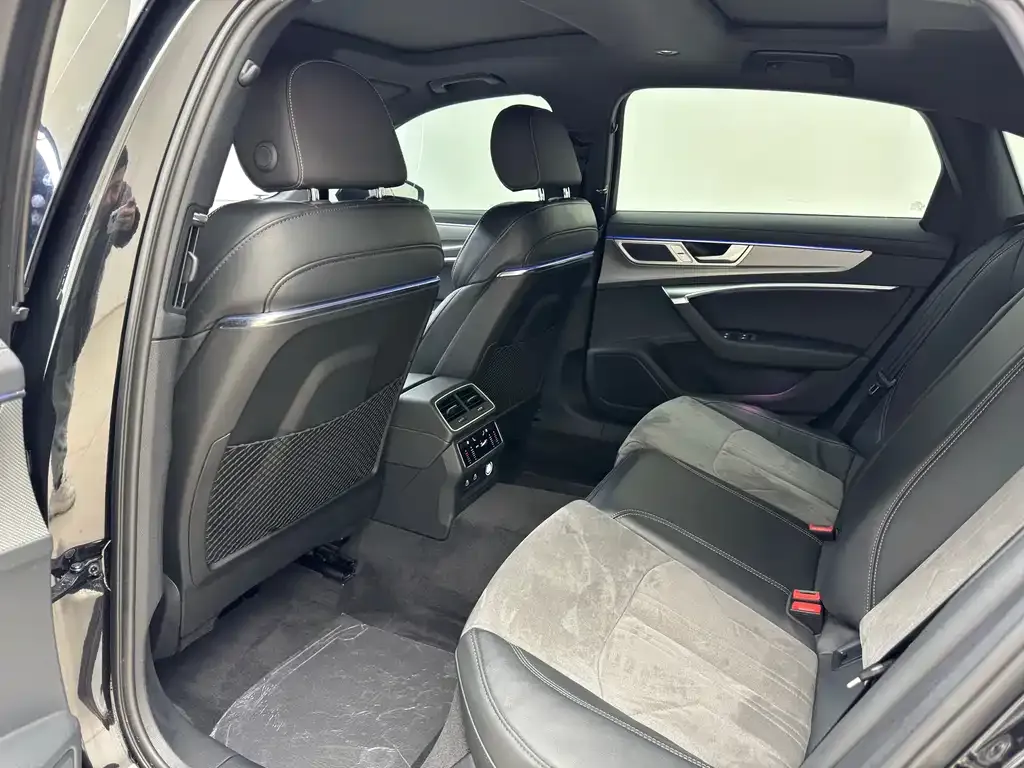 Audi A6L 2023 из CN, фото 9