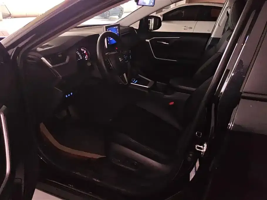 Toyota RAV4 2021 из CN, фото 4