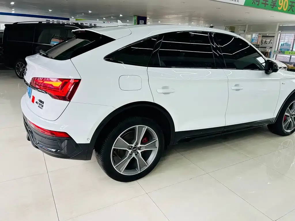 Audi Q5L Sportback — фото 2