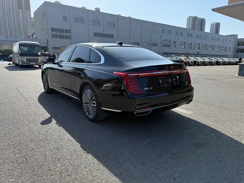 Hongqi H9 — фото 10