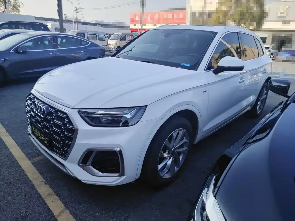 Audi Q5L 2022 из CN, фото 1