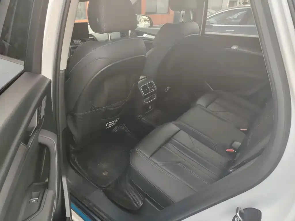 Audi Q5L 2022 из CN, фото 2